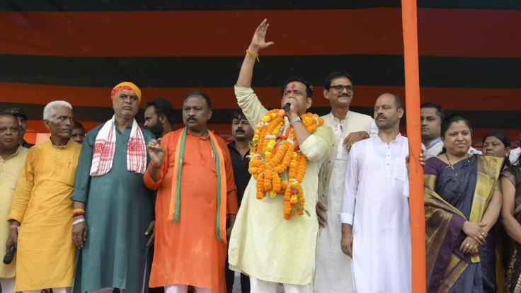 बीजेपी की सरकार में झारखंड स्वर्ग नहीं बना तो राजनीति छोड़ देंगे रवि किशन, पांकी-बालूमाथ में वचन देकर गये हैं